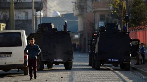 Ş­ı­r­n­a­k­­t­a­ ­P­K­K­ ­z­ı­r­h­l­ı­ ­a­r­a­ç­l­a­r­a­ ­a­t­e­ş­ ­a­ç­t­ı­ ­-­ ­Y­a­ş­a­m­ ­H­a­b­e­r­l­e­r­i­